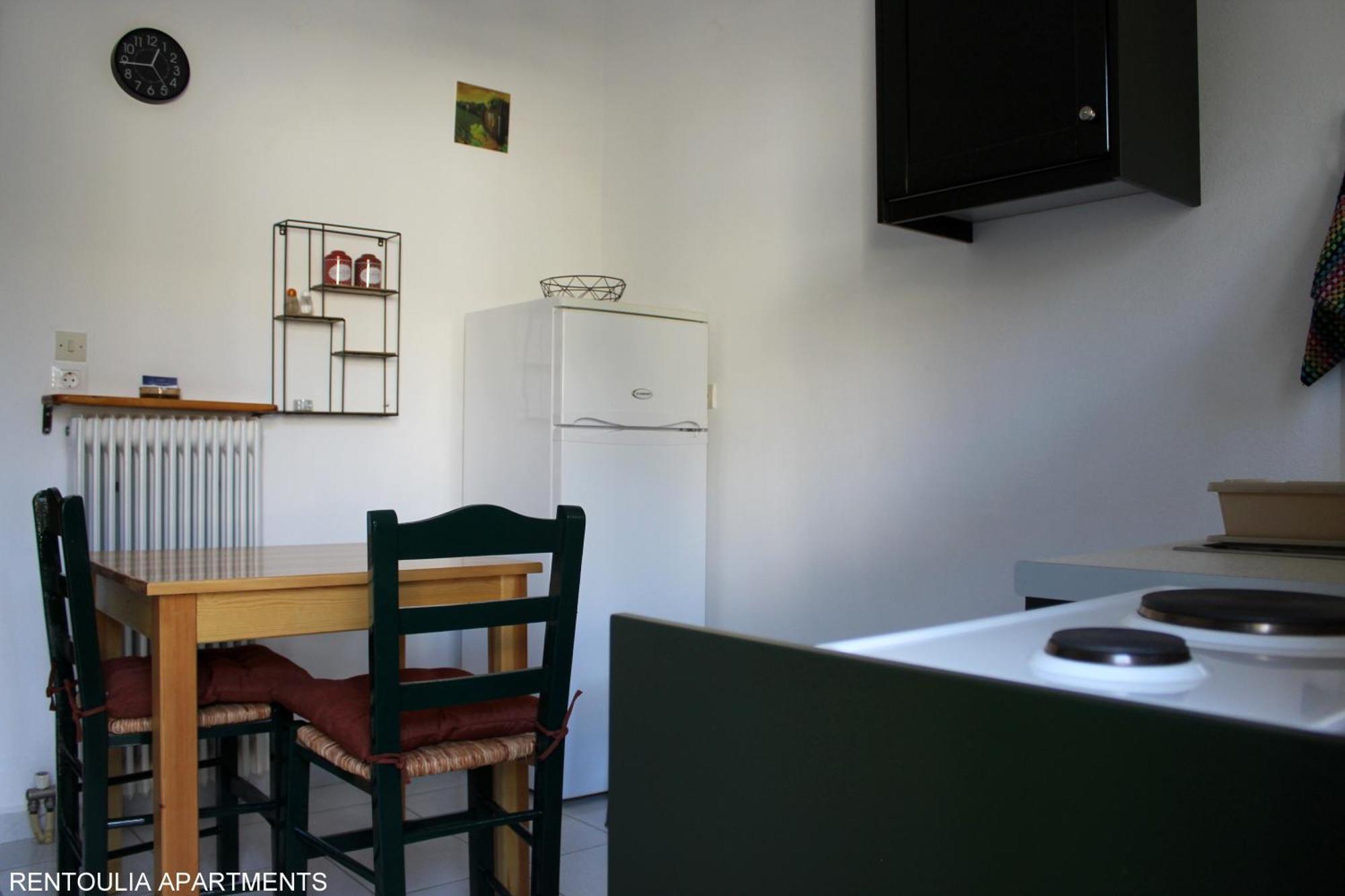 Rentoulia Apartments Poúlithra Екстериор снимка