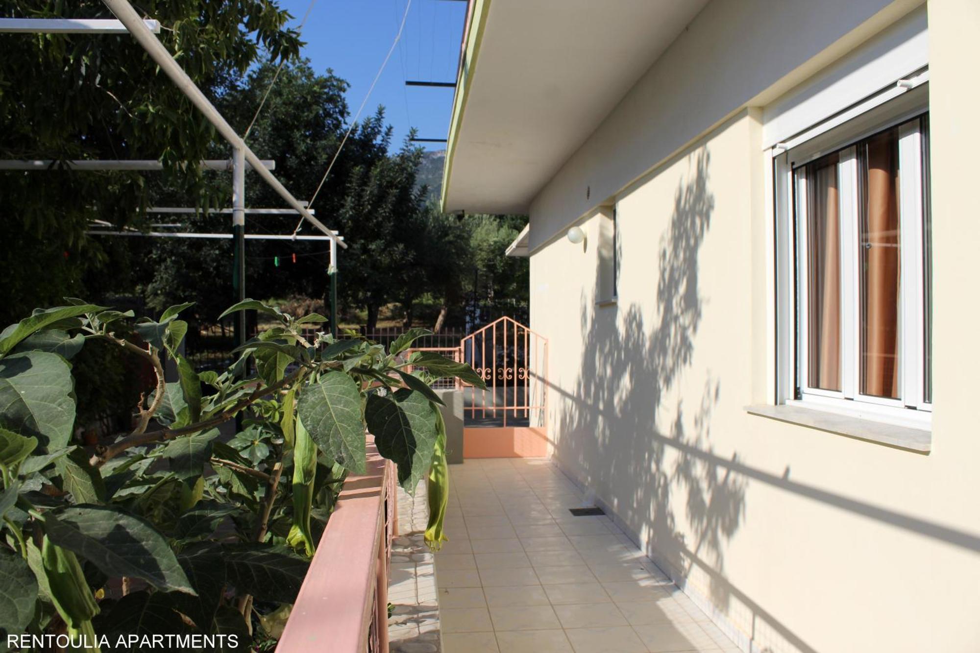 Rentoulia Apartments Poúlithra Екстериор снимка