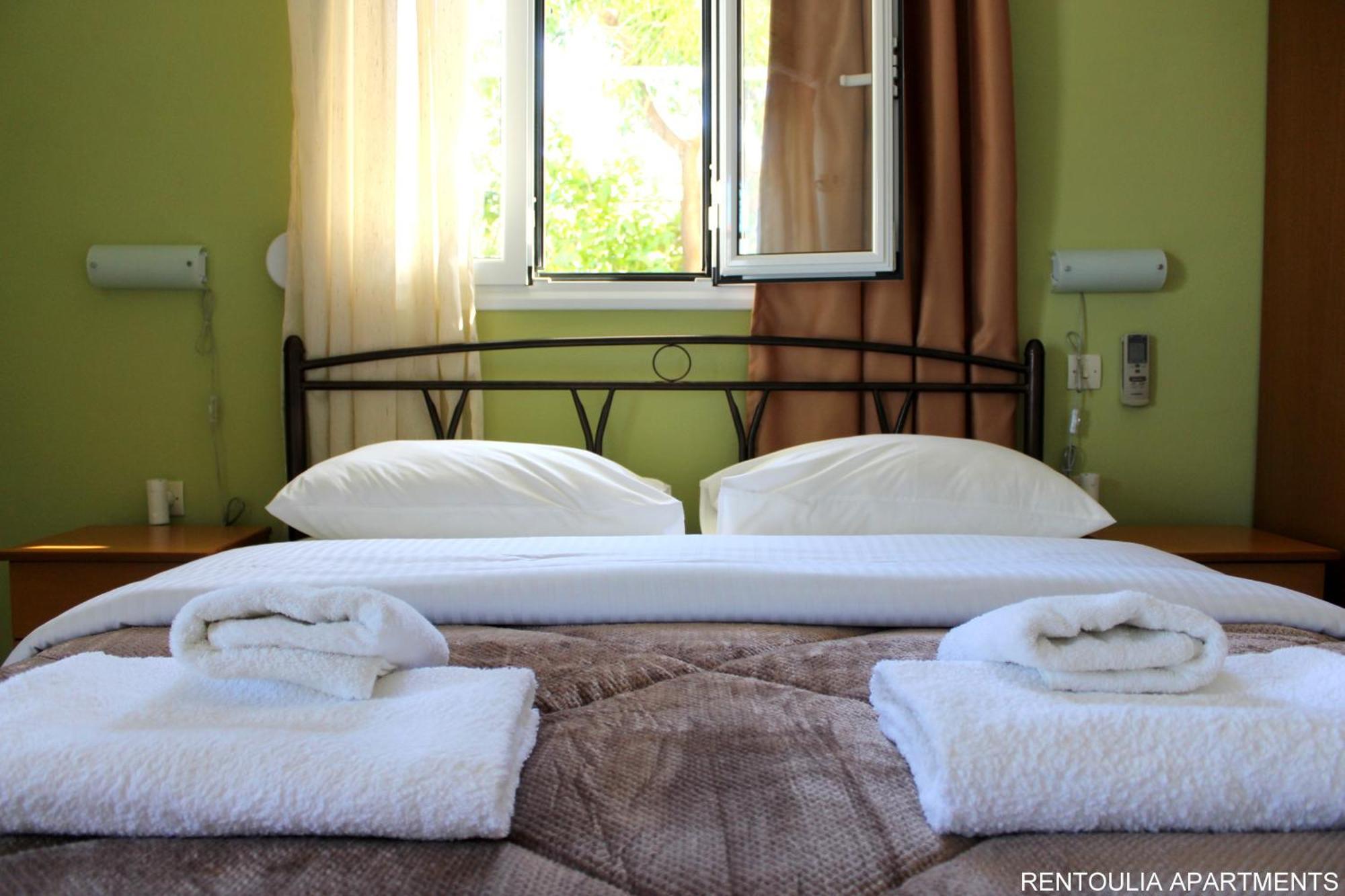 Rentoulia Apartments Poúlithra Екстериор снимка