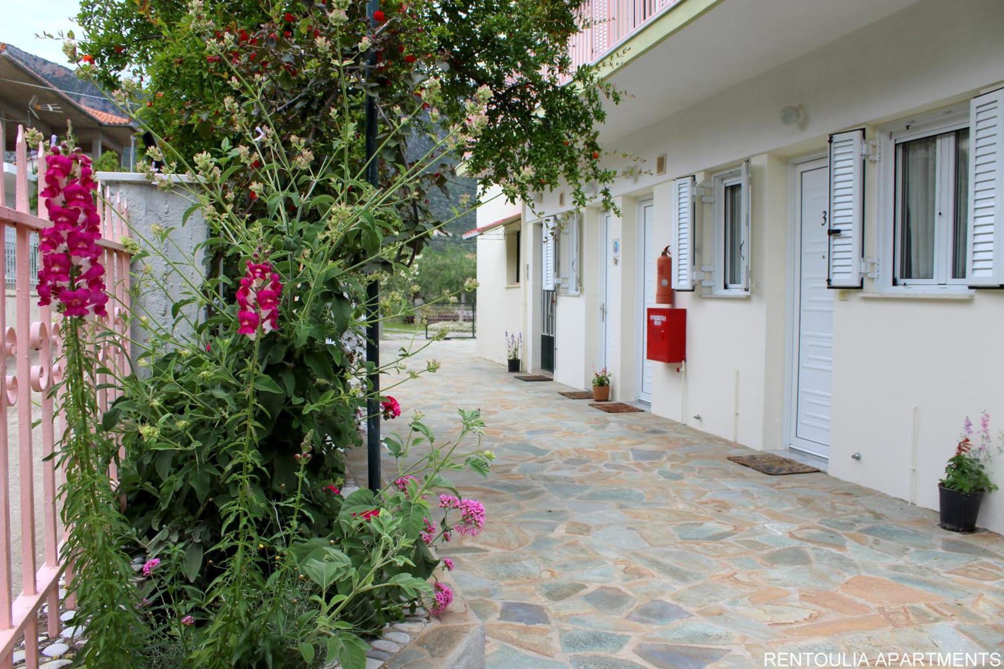 Rentoulia Apartments Poúlithra Екстериор снимка