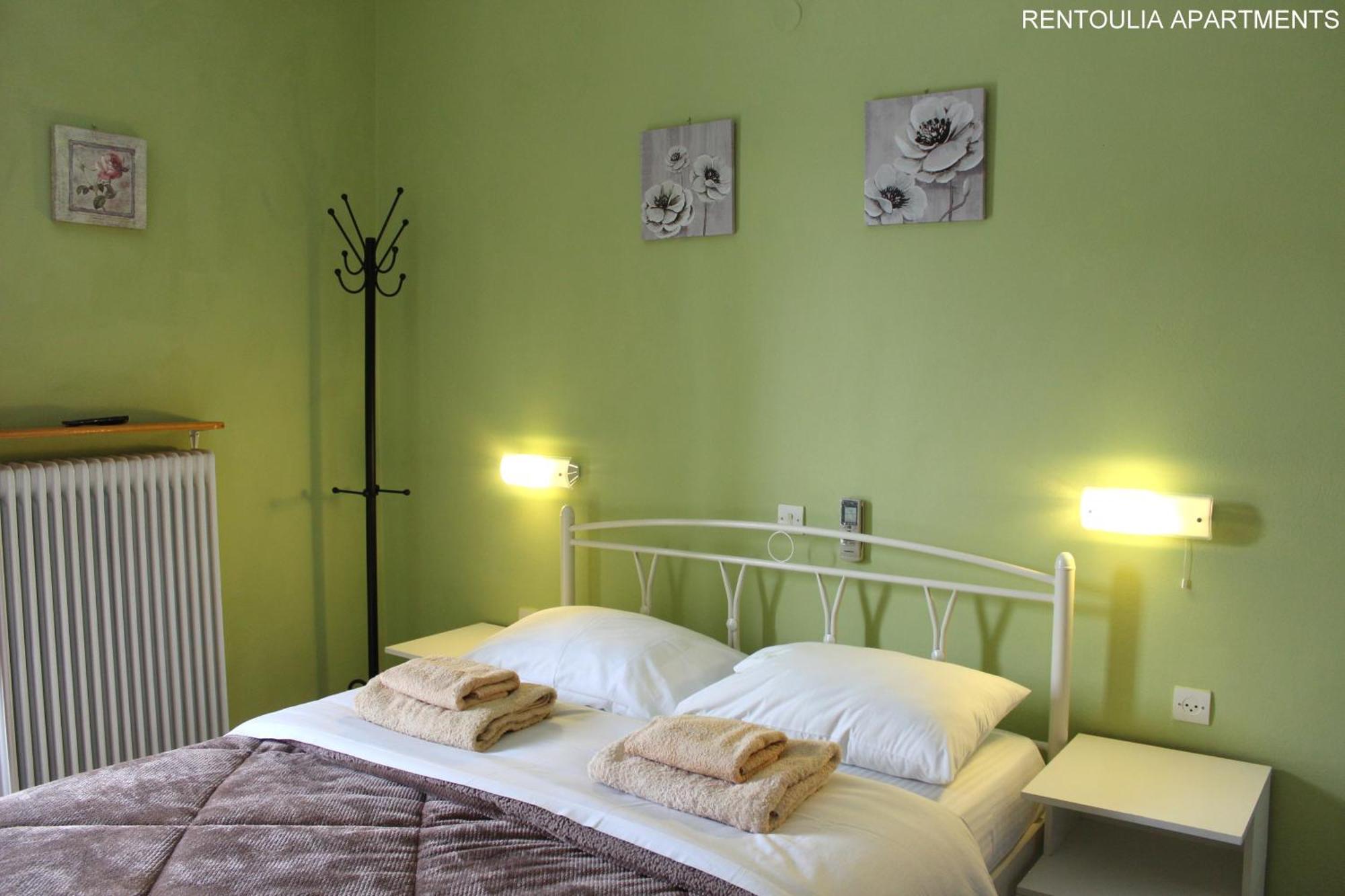 Rentoulia Apartments Poúlithra Екстериор снимка