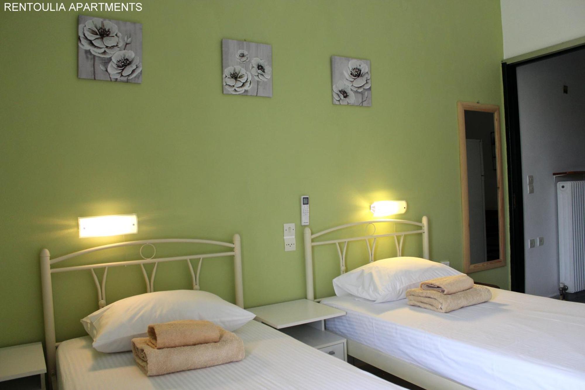 Rentoulia Apartments Poúlithra Екстериор снимка