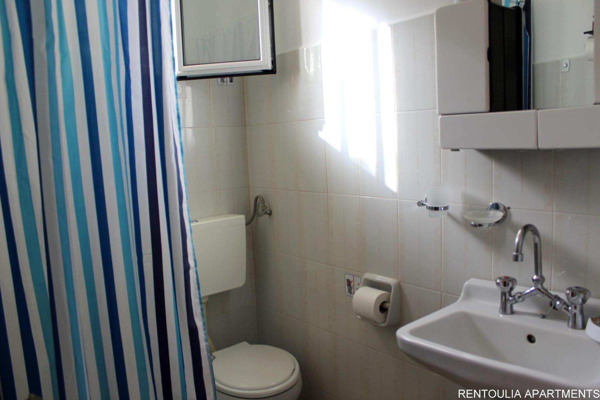 Rentoulia Apartments Poúlithra Екстериор снимка